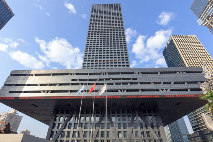 深圳又一建筑走红,人称"大裤衩"的姐姐,"屋顶花园"令人驻足