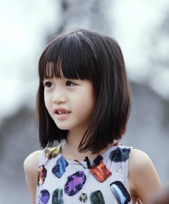 钟丽缇小女儿考拉长大后大变样,五官精致,可能这就是"神颜"