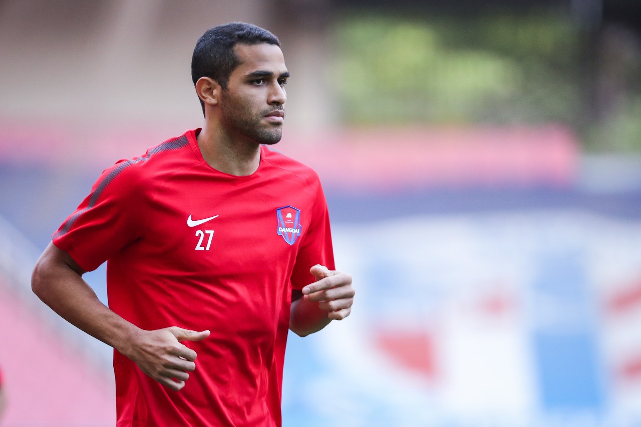 重庆队回应卡尔德克租借传闻:刚刚才续约,怎会拱手让人?