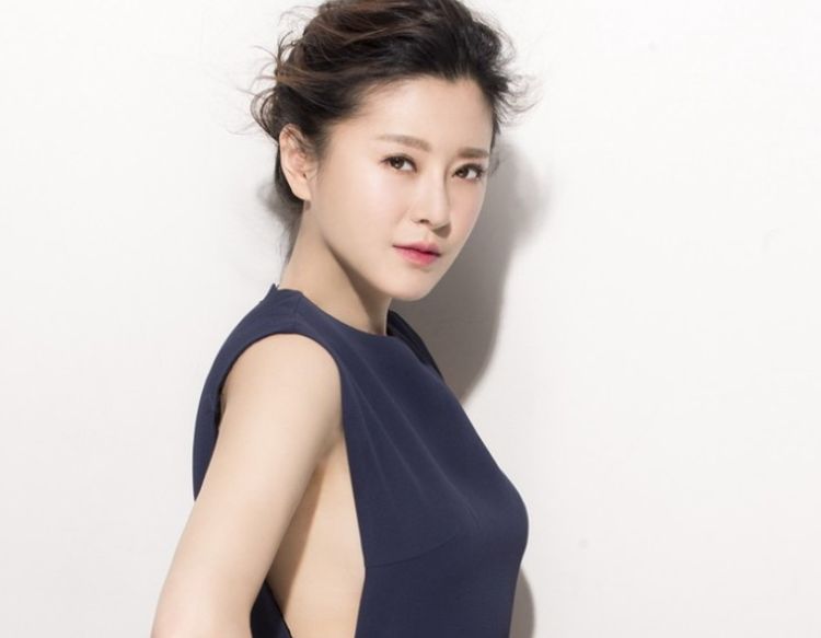 出道11年无人识,胡歌,刘涛都没能捧红她,如今却被姚晨一手带火