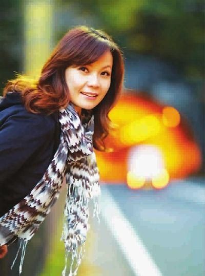 歌坛才女周冰倩,37岁生子险些"一尸两命",51岁成单亲妈妈