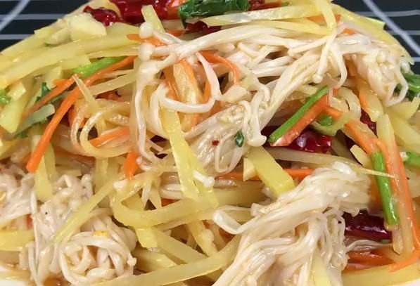 土豆丝金针菇还可以这样做凉菜,酸辣爽口不油腻,天天都想吃