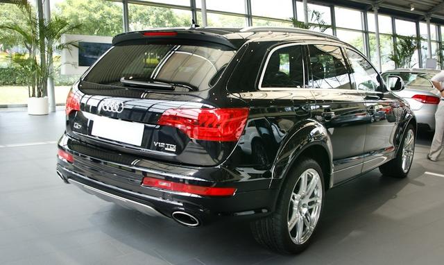 二手車行遇2010款奧迪q7,標價50萬,掀開前蓋才知它是v12柴油車