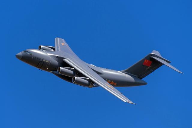 走出国门展示风采,重型运输机赶赴欧洲,性能确实让人惊艳