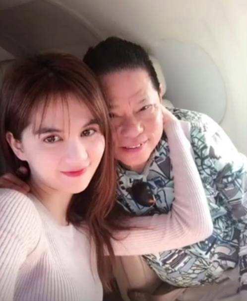 31岁越南邱淑贞穿纱衣走红毯前男友是亿万富翁72岁也不服老