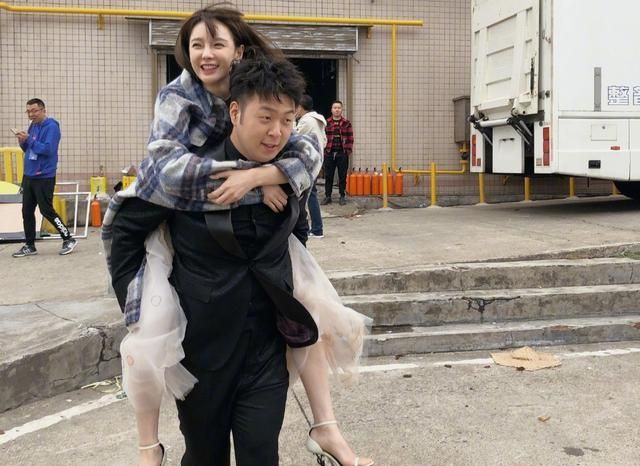 海涛为女友庆生晒照,看到沈梦辰练舞留下的淤青,太心疼了休闲区蓝鸢梦想 - Www.slyday.coM 海涛为女友庆生晒照,看到沈梦辰练舞留下的淤青,太心疼了休闲区蓝鸢梦想 - Www.slyday.coM