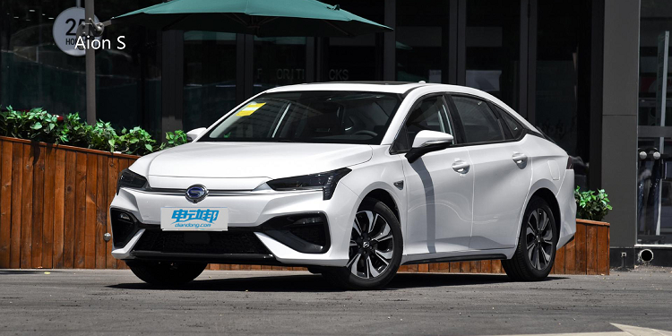 难分胜负！Aion S和几何A谁才是紧凑级纯电轿车的王者？
