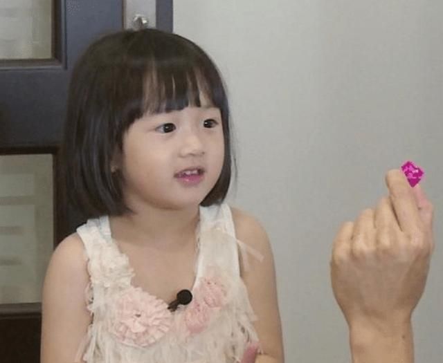 如今才10岁,肤白貌美大长腿全都有|吴尊|吴欣怡|遗传_新浪新闻