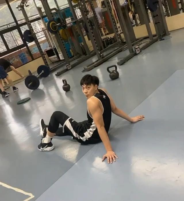 广东迎两利好冲总冠军,李晓旭恐伤停,阿布晒动态