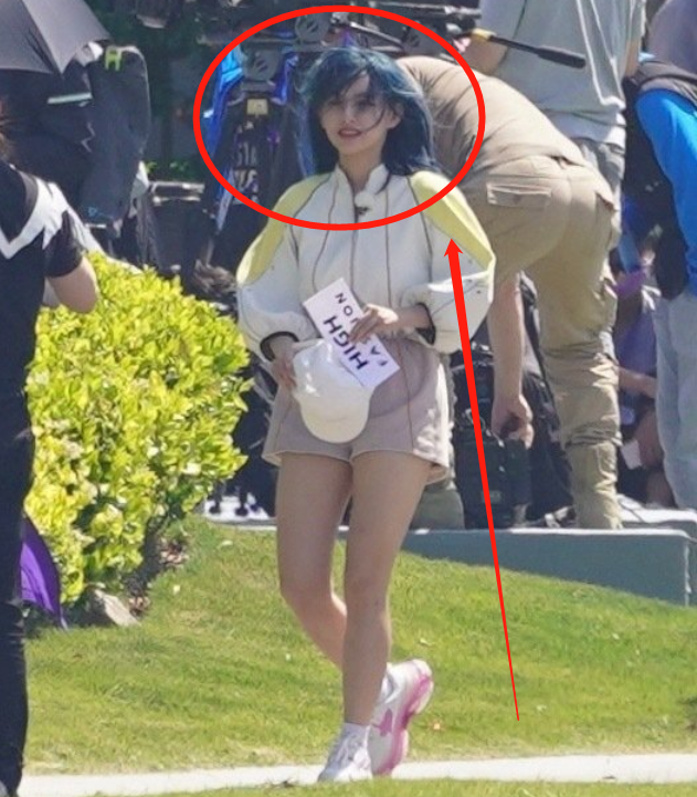 《奔跑吧》下期预告,程潇上节目却要遮住蓝发,处理方式太圈粉了