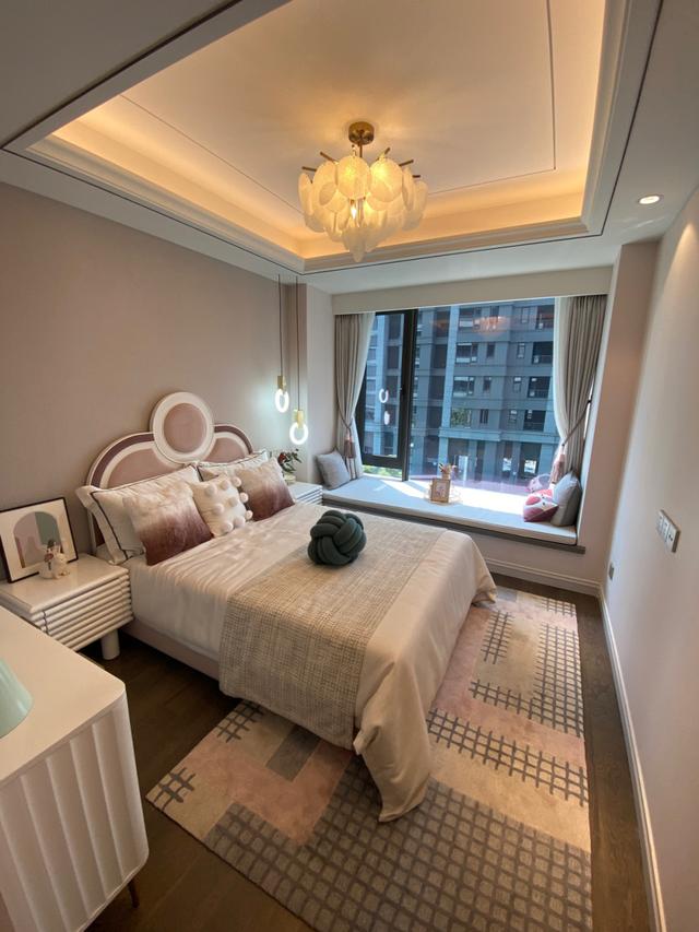 135平的四叶草户型,7米大阳台太喜欢了,特别满意女儿房装修