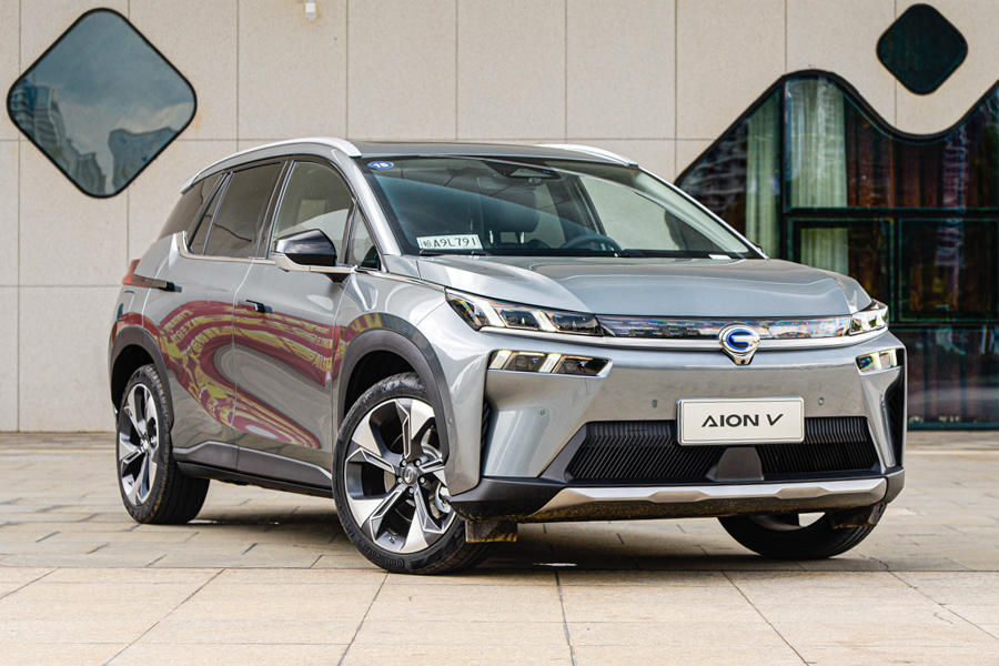 作为广汽新能源aion系列的第三款车型,埃安v外型辨识度颇高,官方宣传