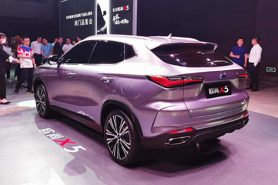 “塑光”做衣，“蓝鲸”入魂，长安欧尚X5要火