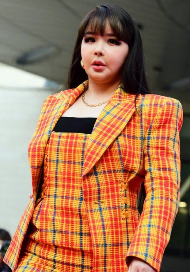 夸赞朴春颜值巅峰期时候是"人间芭比"可真是一点都不夸张的.