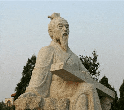 晋国乐师师旷性格耿直,且坚持民贵君轻,甚至齐景公都向其问政