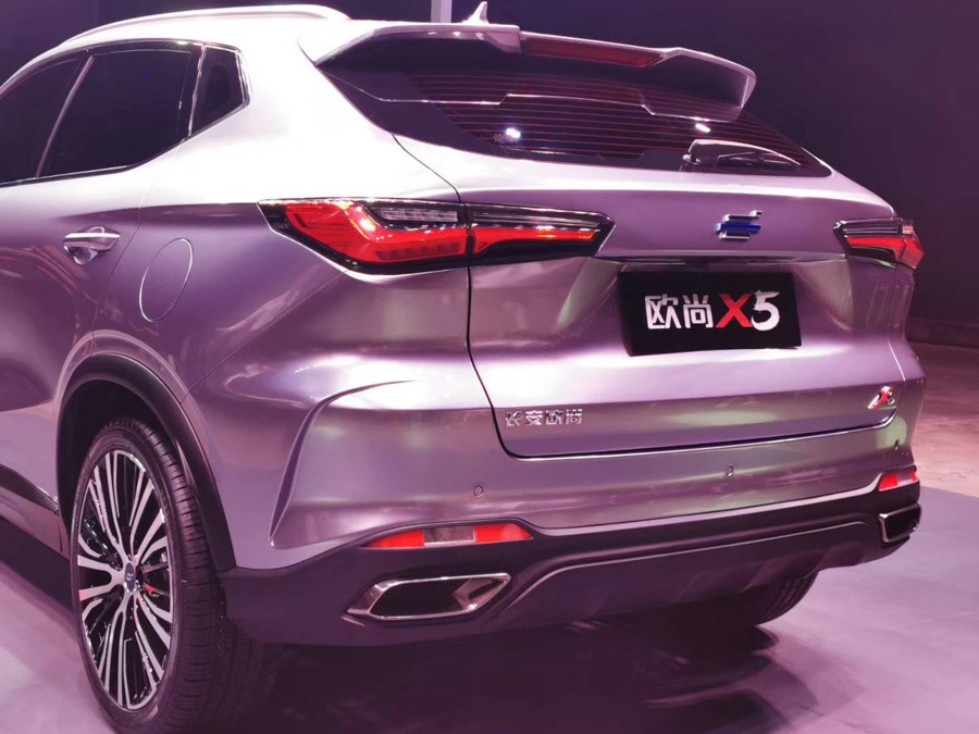 “塑光”做衣，“蓝鲸”入魂，长安欧尚X5要火