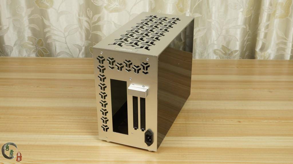 小钢炮平台火爆,itx机箱如何选?用雷匠r-i7打造一台高颜值主机