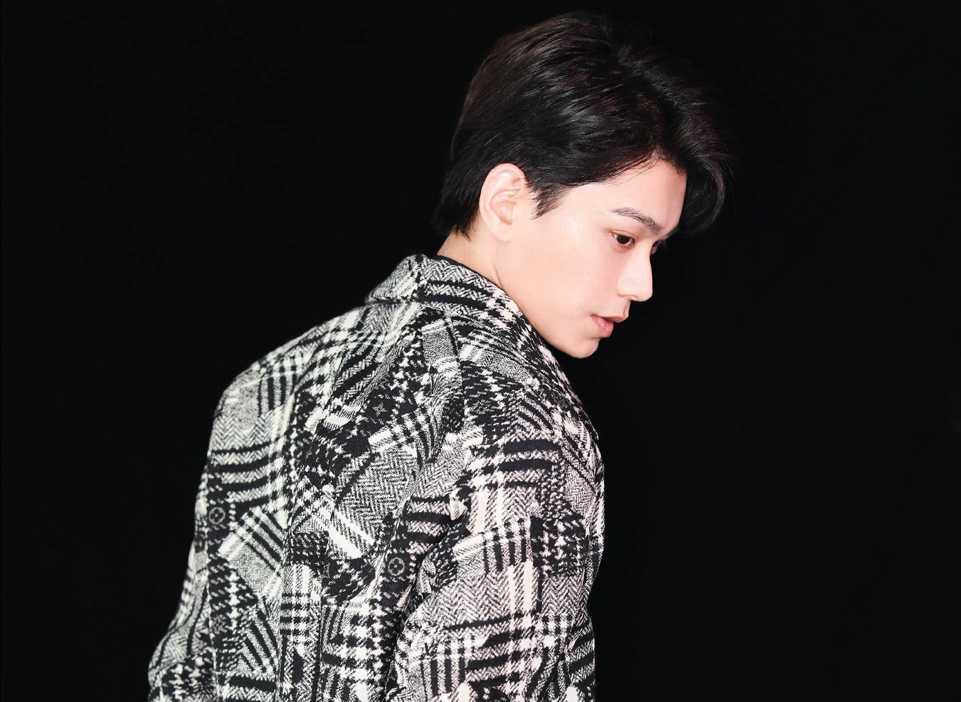 因为购买时的一些问题导致丁禹兮的粉丝与后援会之间发生了激烈的矛盾