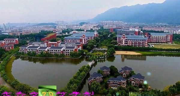 福建中医药大学有屏山和旗山两个校区,共占地约1030亩,建筑总面积约32