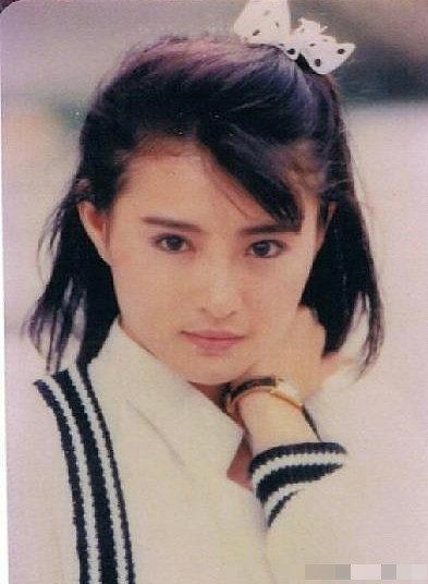 曾比肩成龙的武打女星,因误嫁豪门名声尽毁,李赛凤受过哪些苦?