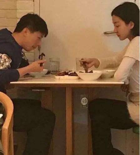 许昕媳妇漂亮马龙媳妇是校花看看马龙赛场之外的婚姻与爱情
