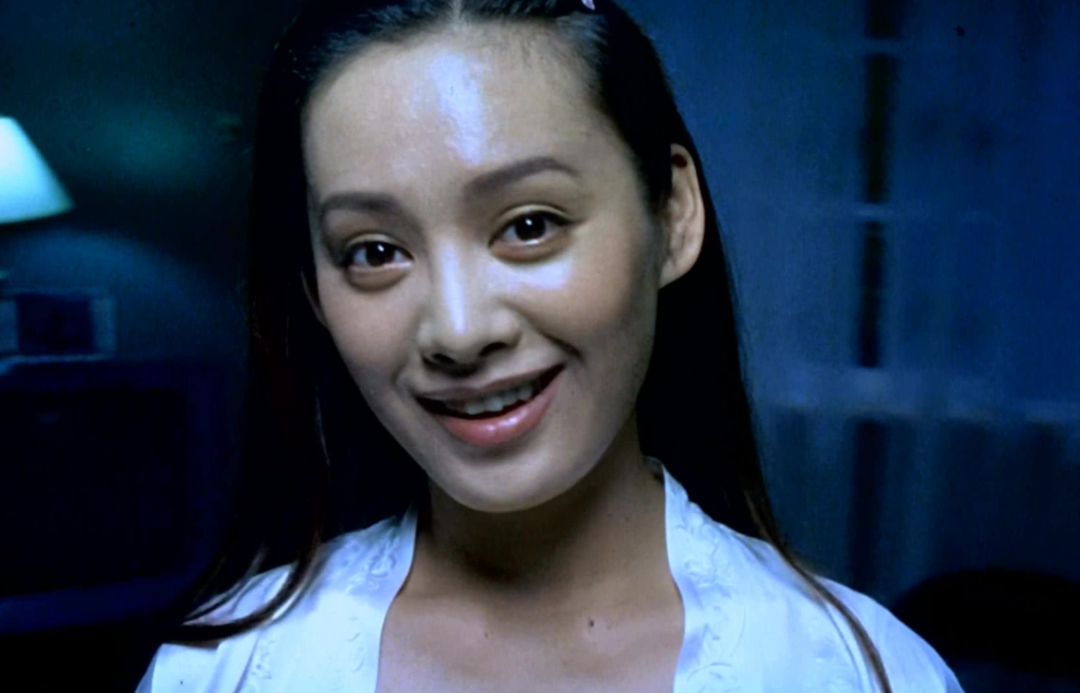 被姜文仰望,甩张国荣耳光,48岁乘风破浪,她是怎么美得又飒又爽