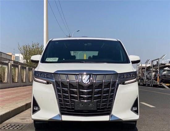 丰田埃尔法3.5v6纯汽油版现车展示 混动除了油耗低 动力没法比