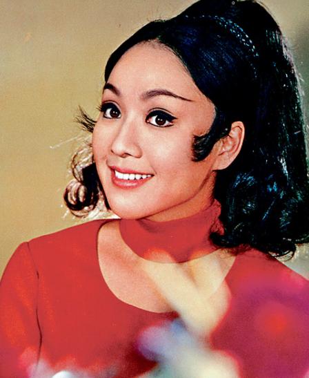 后因沉迷赌博输尽身家,病逝出租屋里无人知|李菁|影后|邵氏_新浪新闻