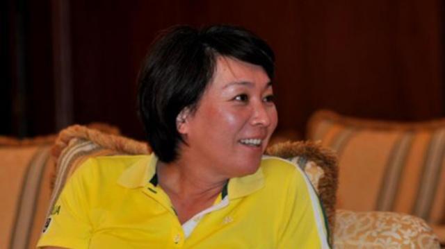 她是我国首位体操冠军,独创的动作被禁用,如今近60岁依旧单身|马艳红