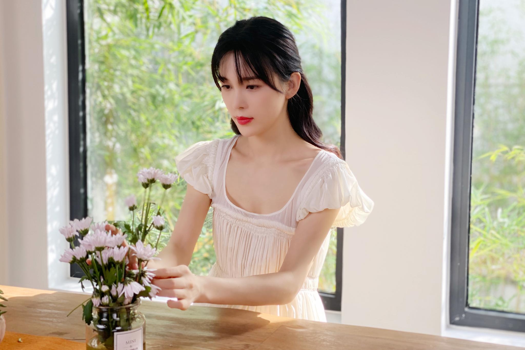 赵樱子穿搭忒甜,什么风格都能驾驭住 网友:不愧是