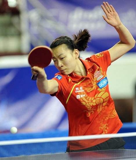 她和李晓霞仅一字之差刚入一队就战胜张怡宁却无奈只能沦为陪练