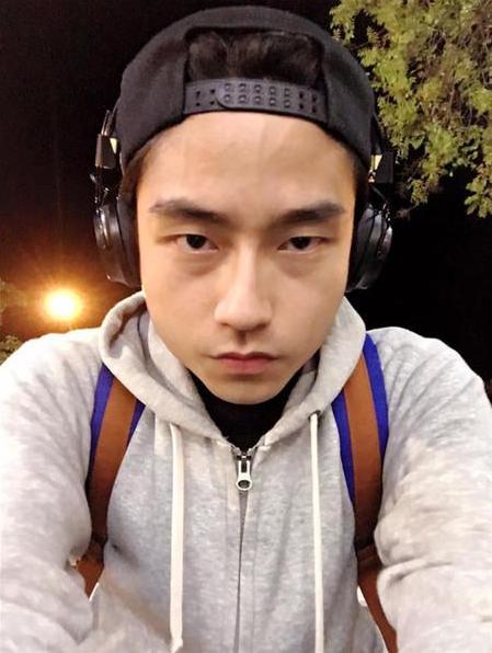 出道8年的林鹤轩,存款仅2.3万,1天1餐不超23元仍无奈回家啃老