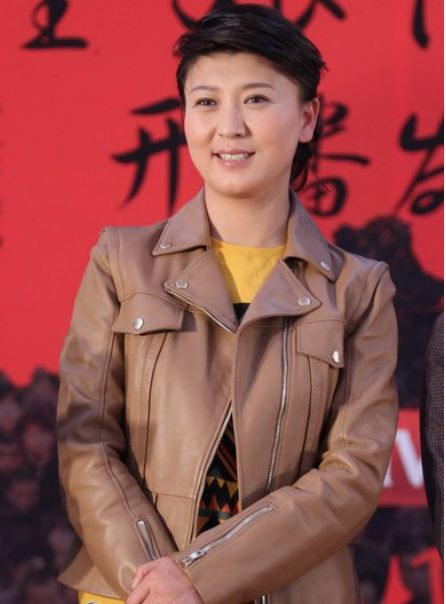 她因长的好看,曾7次登上春晚,嫁大10岁二婚男如今生活成这!|闫学晶|林