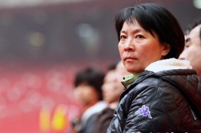 她是我国首位体操冠军,独创的动作被禁用,如今近60岁依旧单身|马艳红