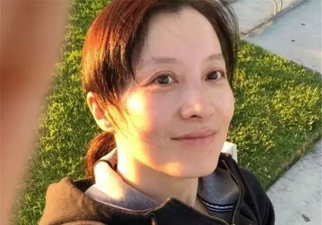 孙涛他16岁就参军,多次登上春晚,老婆低调貌美,结婚多年零绯闻