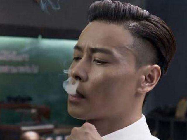 抽烟的最高境界忍住了张晋扛住了刘德华最后却败给了王宝强