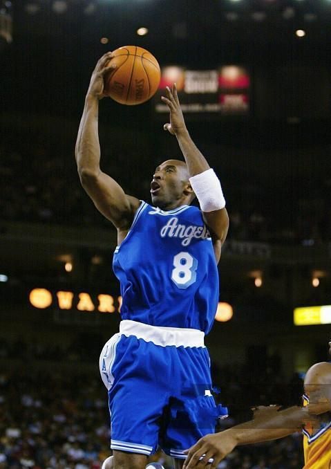 科比职业生涯中,最伟大的8件球衣!每一件都是一个传奇!