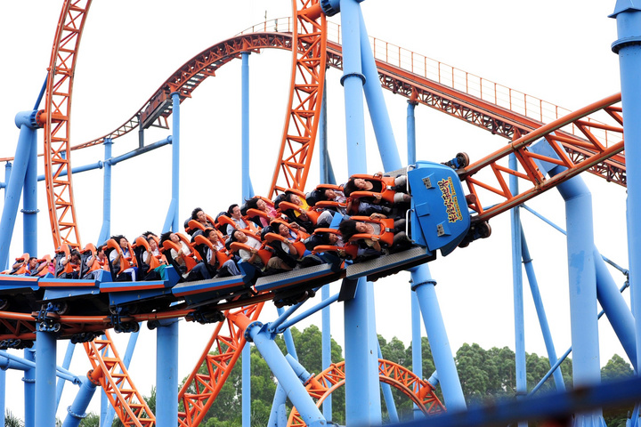 英国设计师提出安乐死新方法,坐过山车即可完成,过程极其刺激