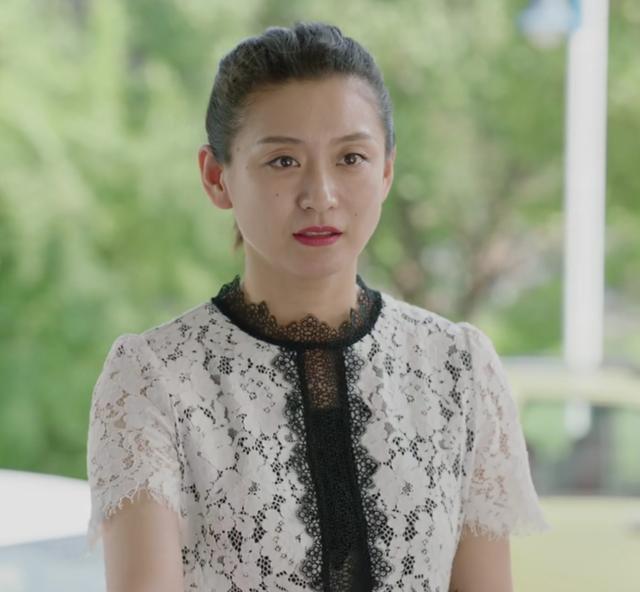 《乡村爱情》谢小梅女儿这么大了 母女俩眼睛像极了