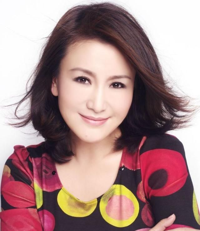 在最出名时嫁给大23岁的丈夫,40多岁却失去丈夫,今选择为爱守寡