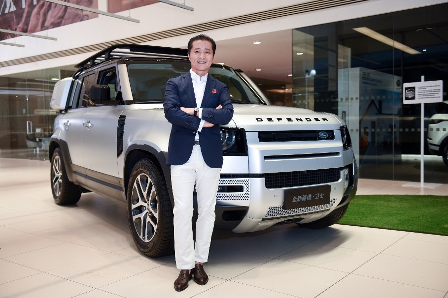 硬汉归来全新一代路虎卫士110车型上市预售7999万元