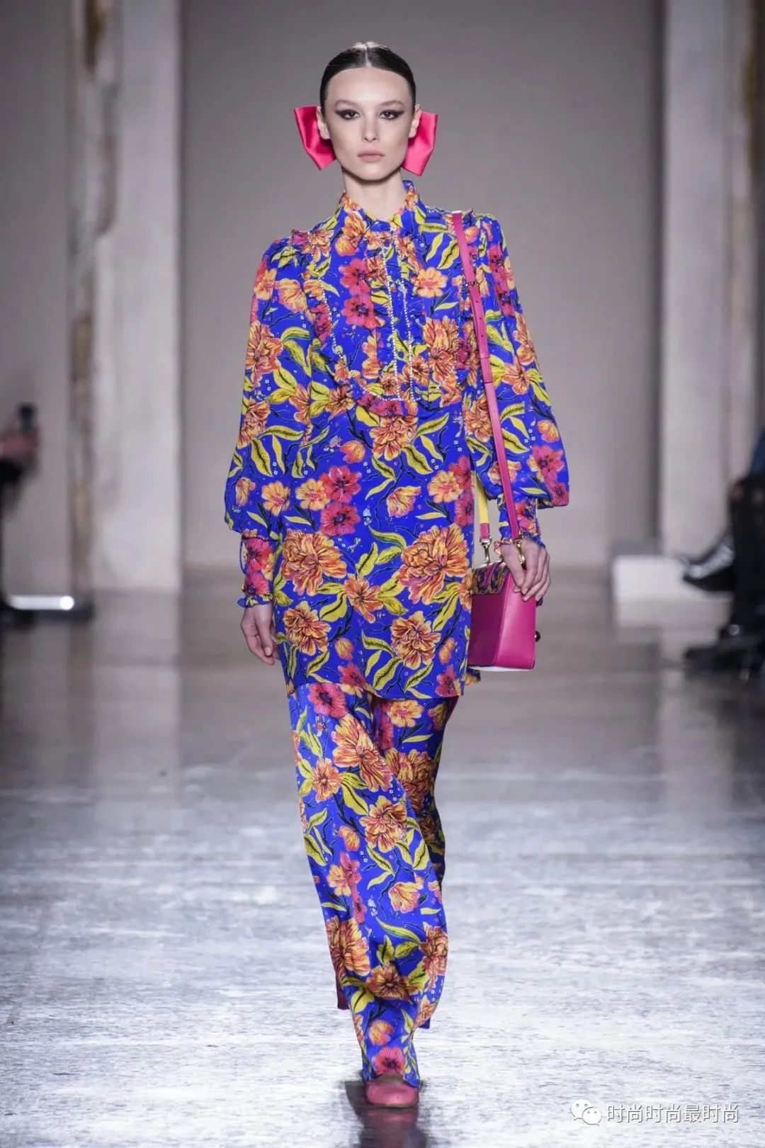 鲜花印染的美丽衣裳为你注入满满的夏日活力