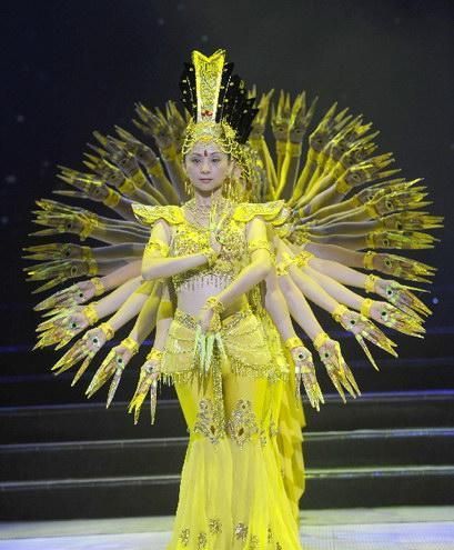 女人在这个时候就是千手观音,什么都想往购物车里加.