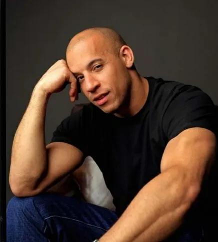 山谷跳车,高空跳伞,徒手牵引直升机,他才是光头硬汉no.1|尤金|尤里|桑