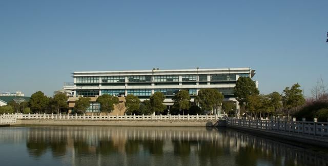 对外省考生一点不友善,最低516分|上海电机学院|大学|考生_新浪新闻