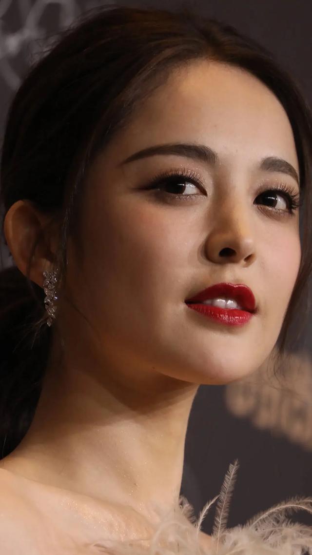 女明星的高清生图,赵丽颖五官很标致,景甜这皮肤真的天生丽质