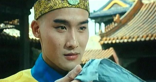 1991年,梁家辉拍摄了一部经典,入围了奥斯卡,却被多国禁映