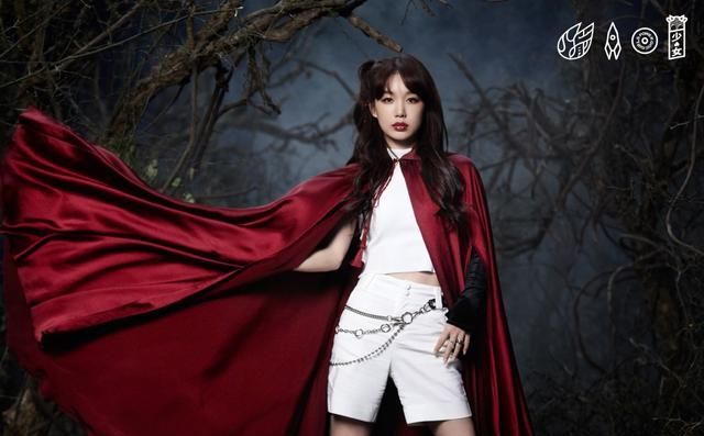 火箭少女集体挑战披风造型,sunnee穿短裤秀美腿,吴宣仪意外超a