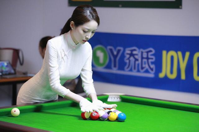 台球界第一美女,颜值完爆潘晓婷,傲人三围惹人爱,还与球迷结婚