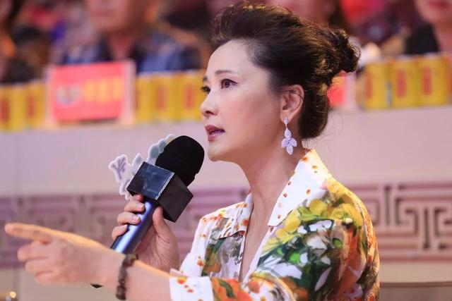 愿的找了人来救场,意外成就影史经典|郭宝昌|杨九红|何赛飞_新浪新闻